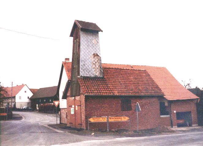 Das das um 1900 erbaute "Spritzenhaus". Es wurde am 05.Februar 1983 außer Dienst gestellt.